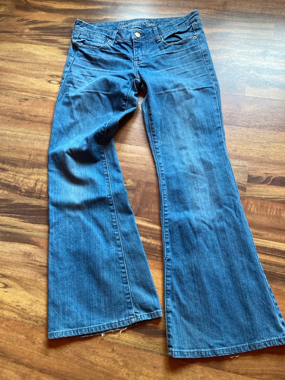 Vintage American Eagle size 8 real flare cotton blend jeans